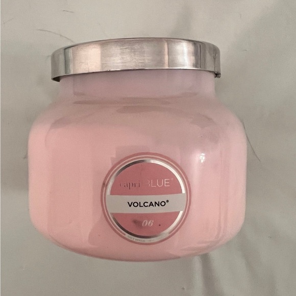 Capri blue volcano candles lot of 2 19oz size - Picture 5 of 8